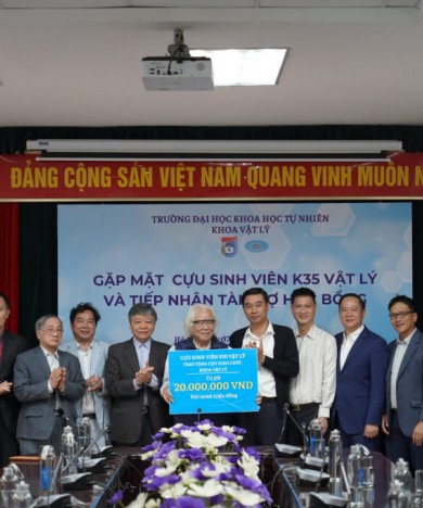 Khoa Vật lý, Trường ĐH Khoa học Tự nhiên tổ chức gặp mặt cựu sinh viên và tiếp nhận tài trợ học bổng